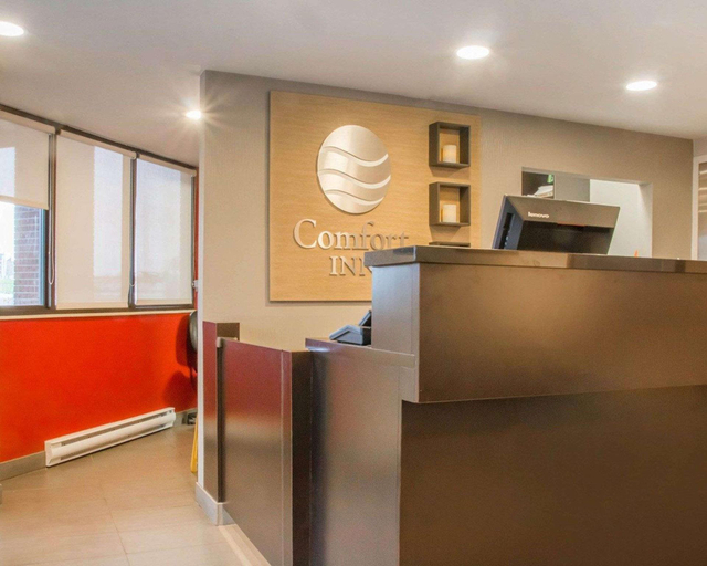 Public Area 2, Comfort Inn South, Division No. 11