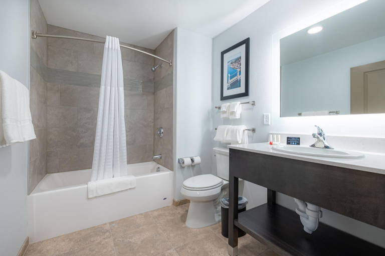 Bathroom 3, Independence Stay, Houghton