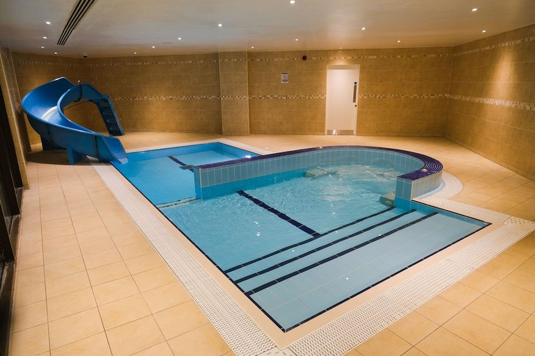 Sport & Beauty 2, Burntwood Court Hotel, Wakefield