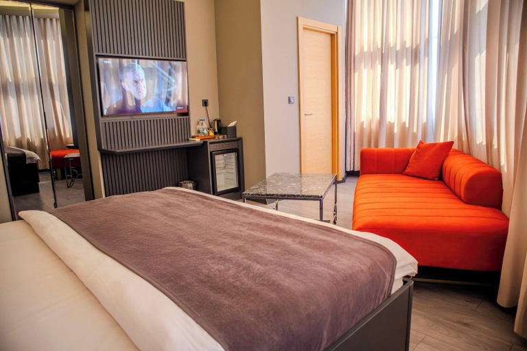 Others 4, 216 Palace Suites, Kartal