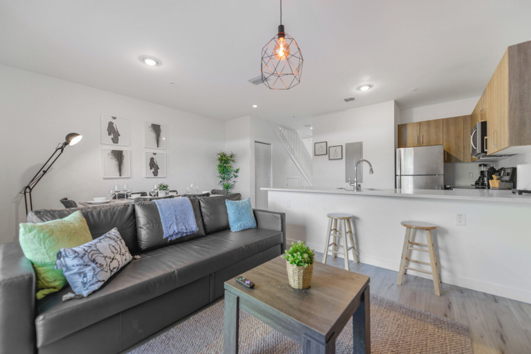 Dining Room, Comfortable Miami Townhouse with Parking, Miami-Dade