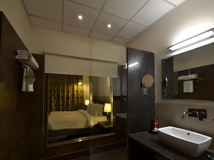 Bathroom 4, Rivatas Hotel By Ideal, Varanasi
