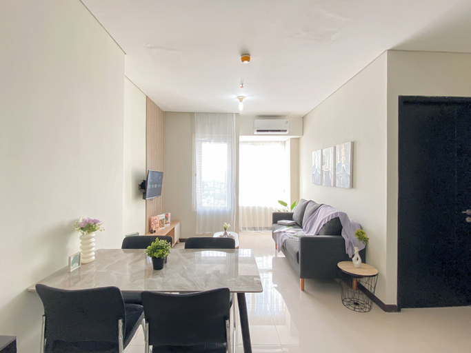 Dining room, Comfortable And Restful 2Br Nifarro Park Apartment, Jakarta Selatan