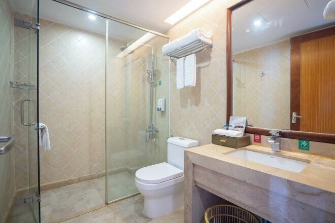 Bathroom 4, Dongshan Pearl Island Hotel, Shenzhen