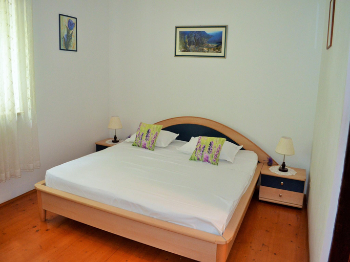 Bedroom 2, Apartment in Gata near Adriatic Sea, Omiš