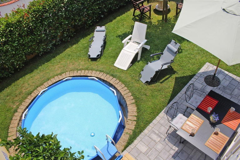 Pool 2, Villa in Camaiore Near Sandy Beaches, Lucca