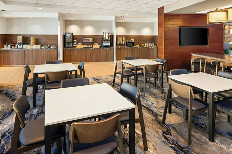 Food & Drinks 5, Fairfield Inn & Suites by Marriott La Crosse Downtown, La Crosse
