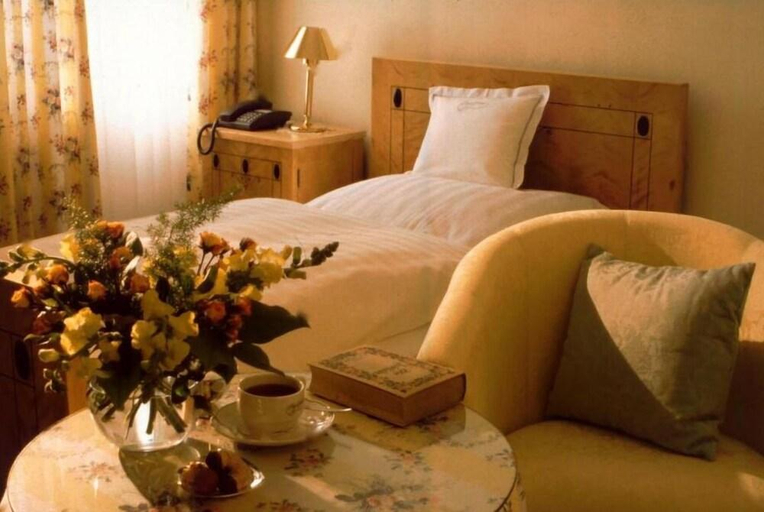 Bedroom 2, Unser kleines Hotel Cafe Gobel, Gießen
