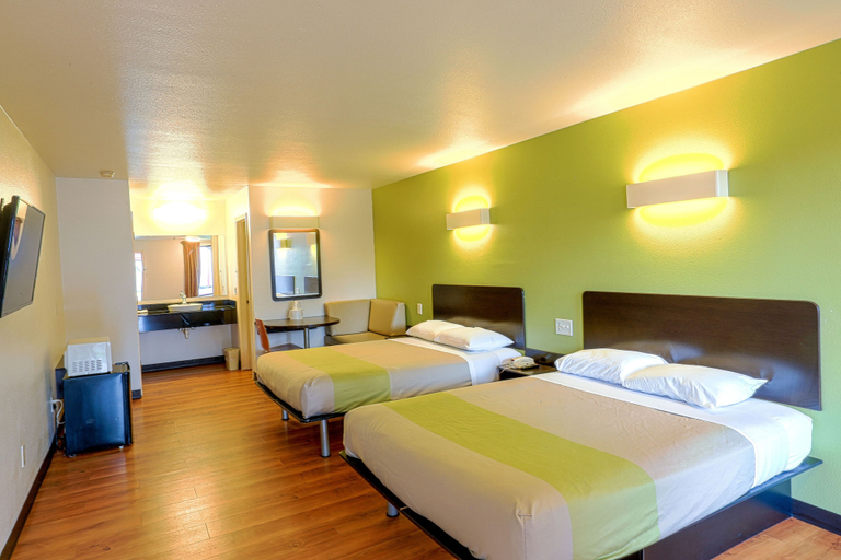 Bedroom 3, Motel 6 Longview, TX - North, Gregg