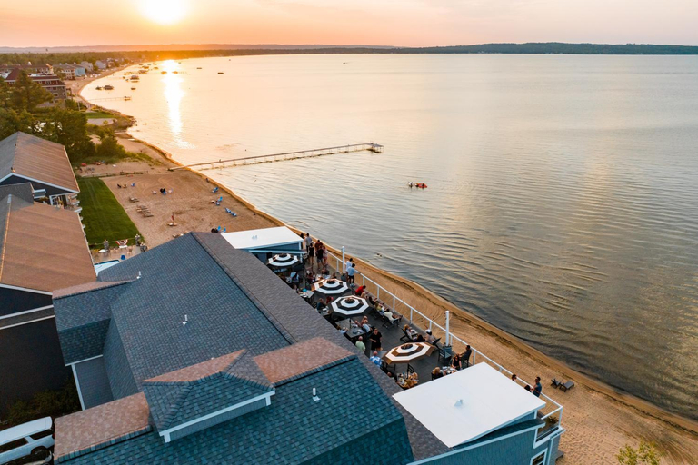 Exterior & Views 1, Alexandra Inn, Grand Traverse