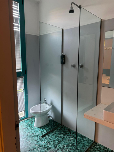 Bathroom 2, Hotel Ivano, Rimini