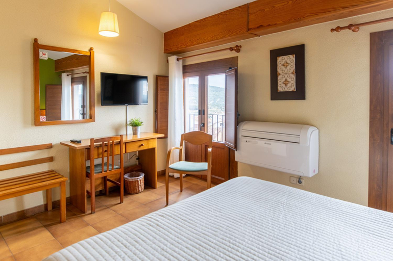 Bedroom 2, Rey Don Jaime, Castellón