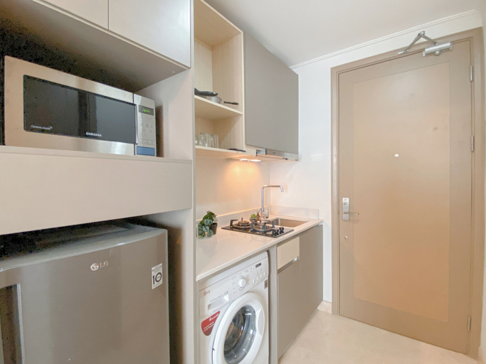 Private kitchen 3, New Furnished Studio At Apartment Gold Coast, Jakarta Utara