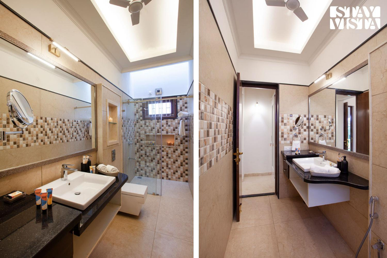 Bathroom 2, StayVista at Silver Oak Farm, Bangalore