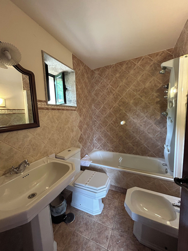 Bathroom 3, CASA DE COSTOIA, A Coruña