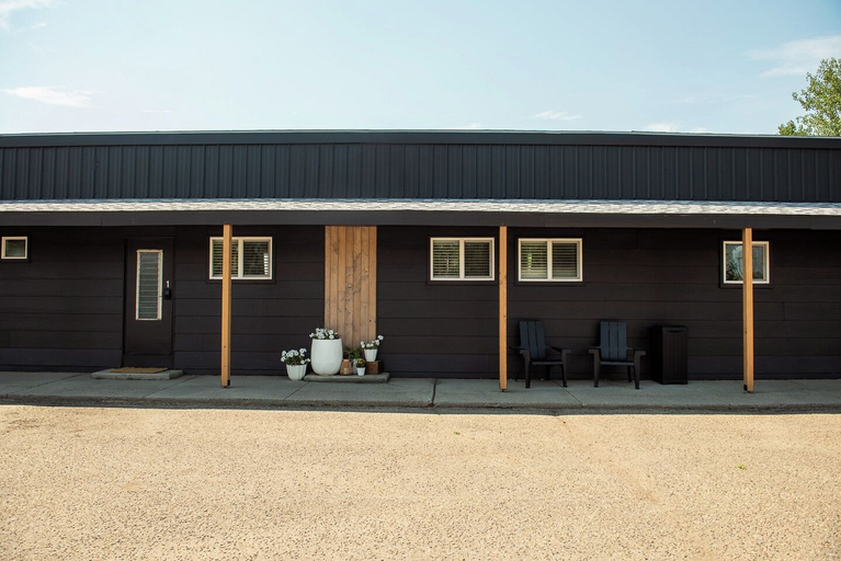 Exterior & Views 2, Motel Miles, Custer