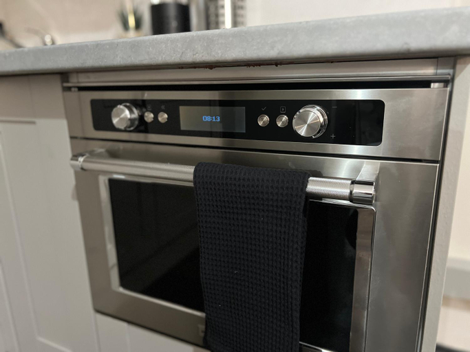 Others 3, King Size Studio Apartment Streatham, London
