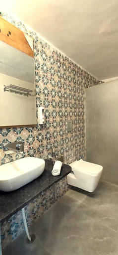 Bathroom 3, Kunj - By Shivaneel Hospitality, Ajmer