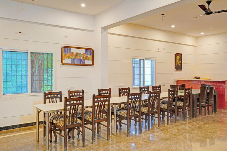 Food & Drinks 3, FabHotel Ira Olivia, Bangalore