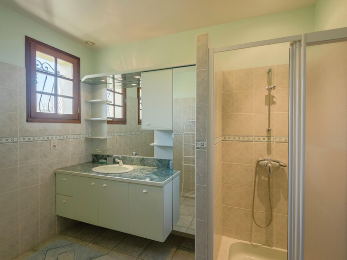 Bathroom, Labardamier Garden Home, Dordogne