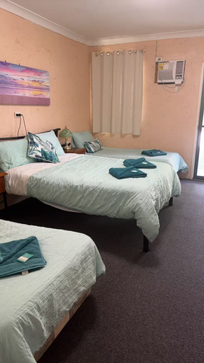 Room 2, 1 Showgrounds Road Horse Creek QLD 4714, Mount Morgan