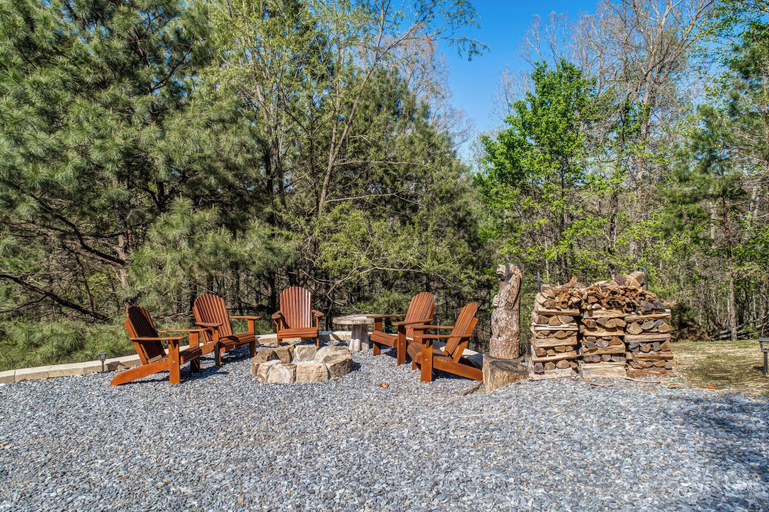 Others 2, Four Bear Hideaway Coosawattee River Resort!, Gilmer
