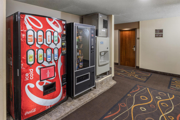 Food & Drinks 5, SureStay Hotel by Best Western Morganton, Burke