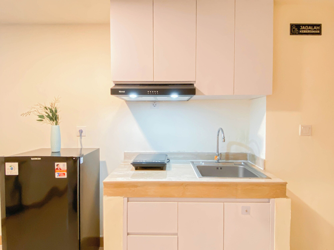 Private kitchen 5, Relaxing Studio Room At Meikarta Apartment, Cikarang