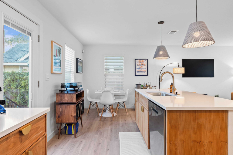 Interior 2, Casa Que Canta by Avantstay Private Pool, Firepit & Walkable East Austin Gem, Travis