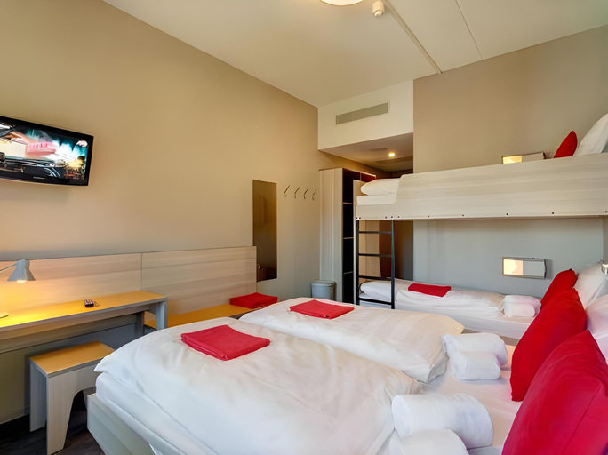 Bedroom 3, MEININGER Hotel Amsterdam City West, Amsterdam