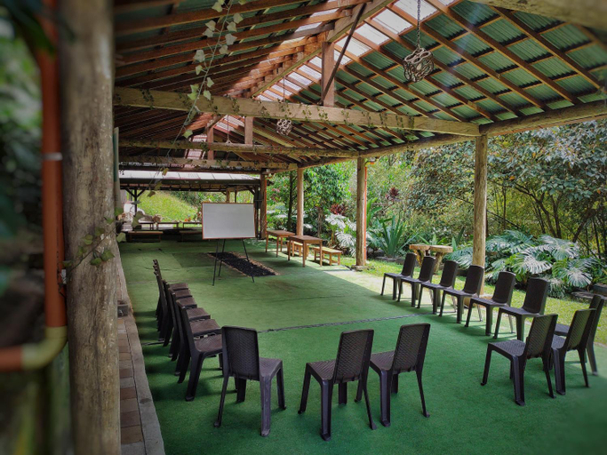 Food & Drinks 4, Gran Tierra - Sabaneta, Sabaneta