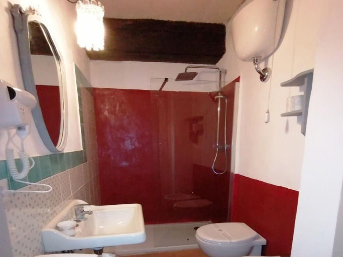 Others 5, Independent apartment with pool, Florence