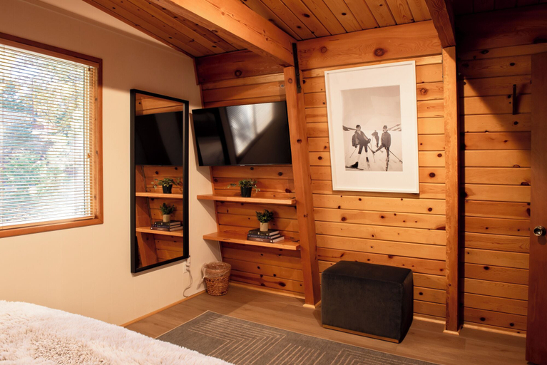 Bedroom 2, Treehouse, San Bernardino