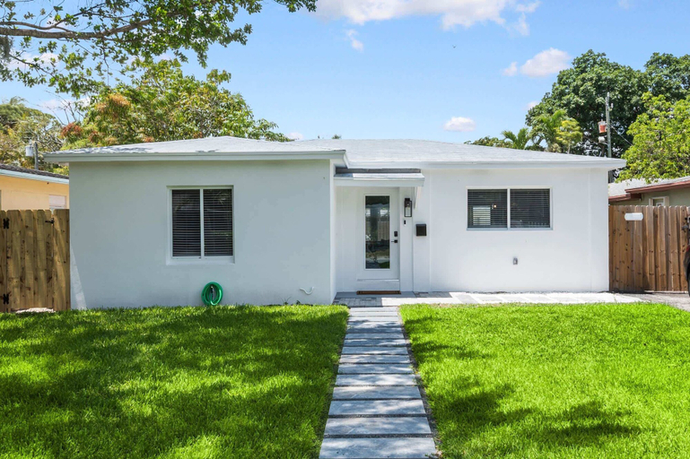 Exterior & Views 1, Sunrise Palms 10 Min to Beach!, Broward