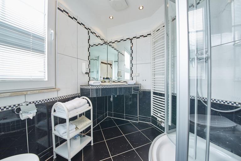 Bathroom 4, Hotel Reiler Hof, Bernkastel-Wittlich
