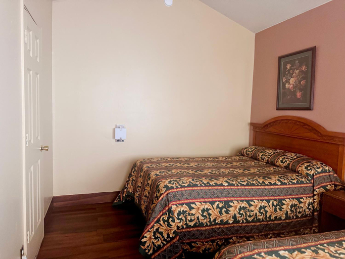 Bedroom 5, PAYLESS INN, Kingfisher