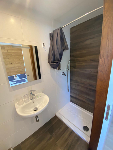 Bathroom 3, Hotel Le Chalet, Hautes-Pyrénées