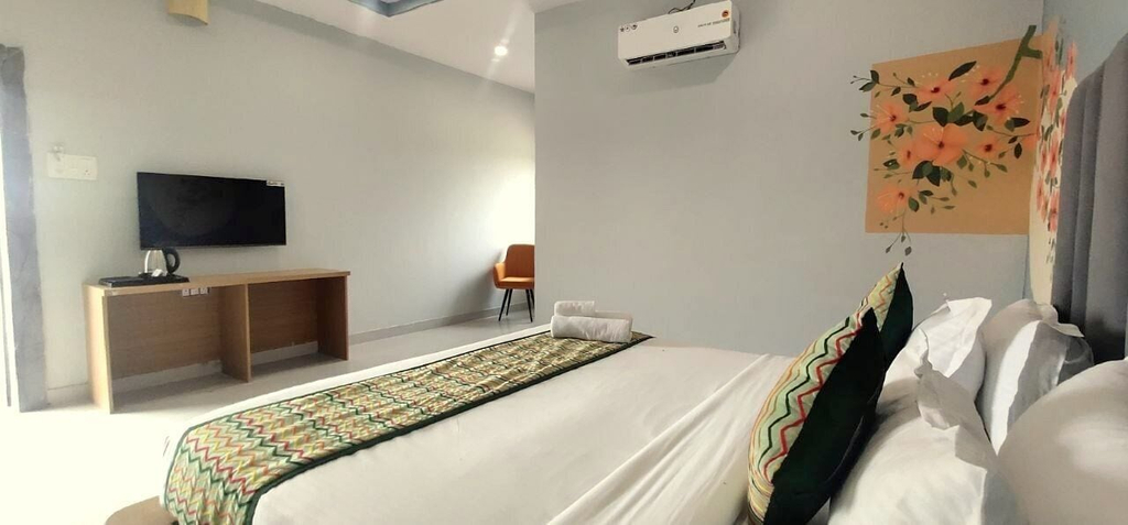 Room 5, Kunj - By Shivaneel Hospitality, Ajmer