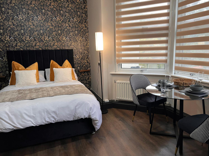 Others 5, King Size Studio Apartment Streatham, London