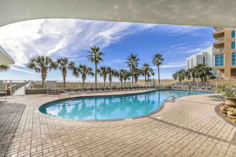 Sport & Beauty 5, Stylish Beachfront Retreat ~ Gulf Views ~ Pools!, Baldwin