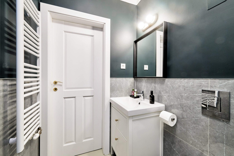 Bathroom 3, La Maison, Pilisvörösvár