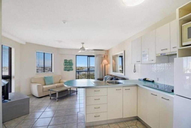 Room 4, 30 River Esplanade, Maroochy - Mooloolaba