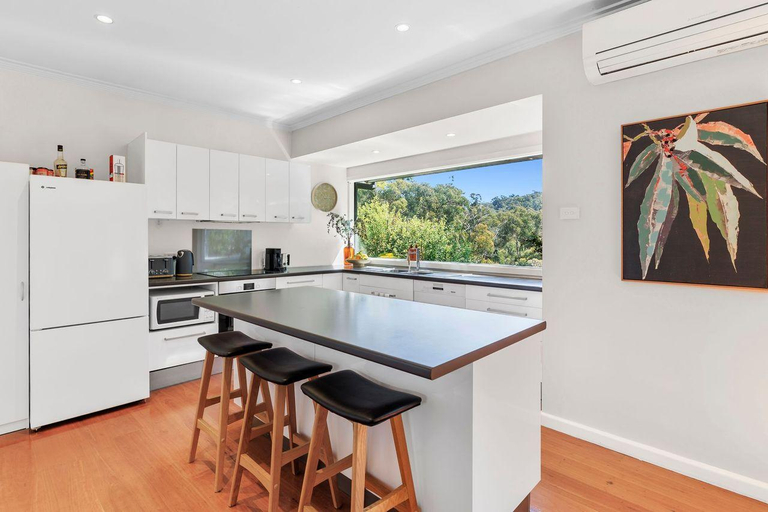 Others 5, Coastal Charm, Surf Coast - West