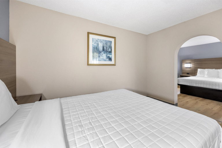 Bedroom 3, SureStay Hotel by Best Western Morganton, Burke