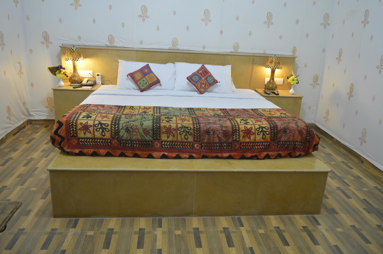 Bedroom, Chokhi Dhani - Desert Camp Resort, Jaisalmer