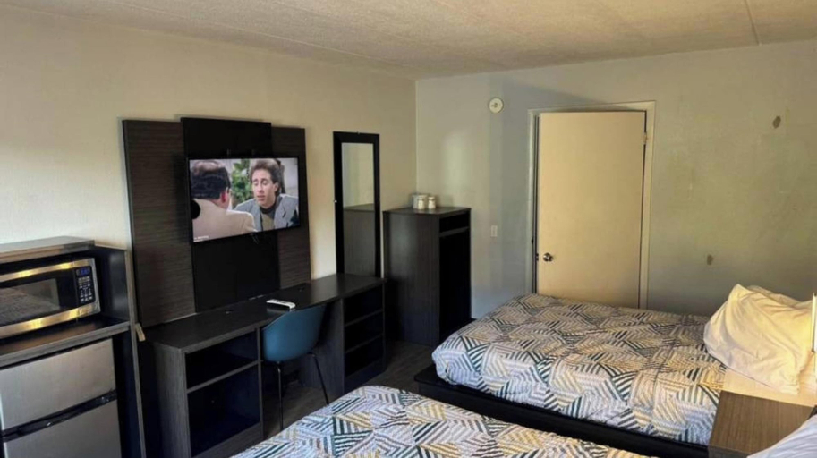 Bedroom 3, Motel 6 Cedar Rapids, IA, Linn