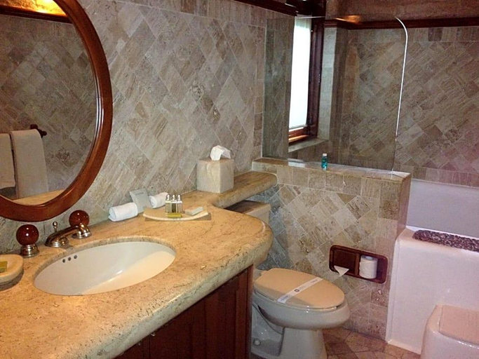 Bathroom 3, Mision del Sol, Cuernavaca