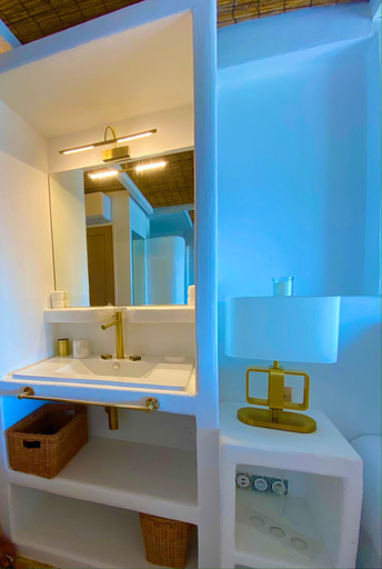 Others 5, Les Vagues by boho, Bouches-du-Rhône