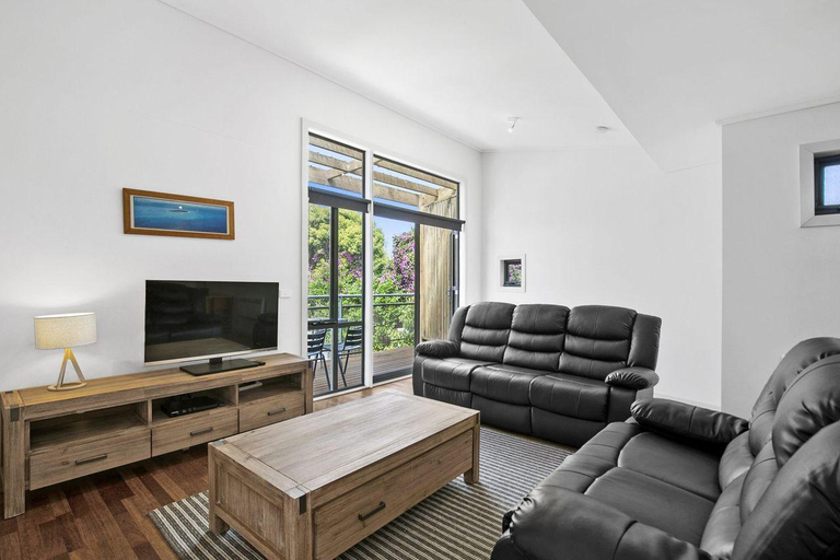 Others 5, Apartment 36 Pacific Apartments, Surf Coast - West