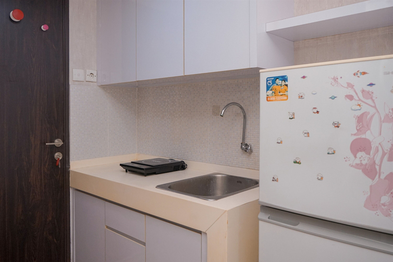Private kitchen 4, Restful Studio Room At Serpong Greenview Apartment, Tangerang Selatan